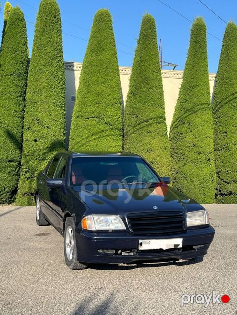Mercedes-Benz C 180: 1.8 l 1994 il Sedan — Digah