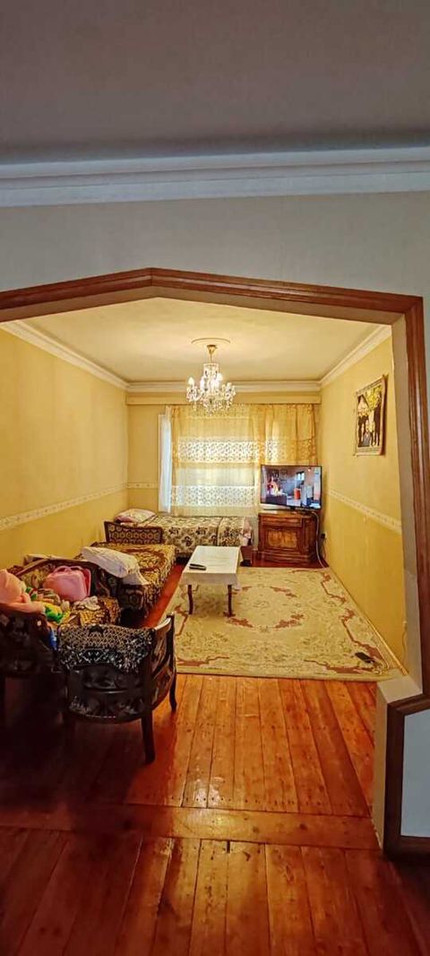 Satılır 5 otaqlı köhnə tikili 120 m² — Bakı