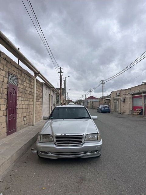 Mercedes C 220, 2.2 L, 2000 il, 402 000 km — Bakı