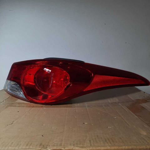 "Hyundai Elantra 2011" arxa stop işıqları — Bakı