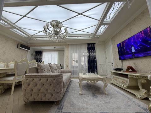 Satılır 4 otaqlı yeni tikili 200 m² — Bakı