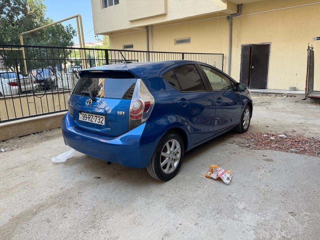 Toyota Prius C, 1.5 L, 0.9 kWh, 2013 il, 142 000 km — Avtomobillər, Sumqayıt (7)