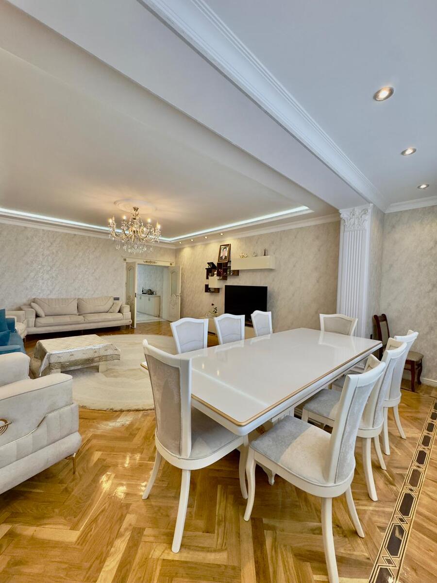 Satılır 3 otaqlı yeni tikili 180 m² — Mənzil, Bakı (7)