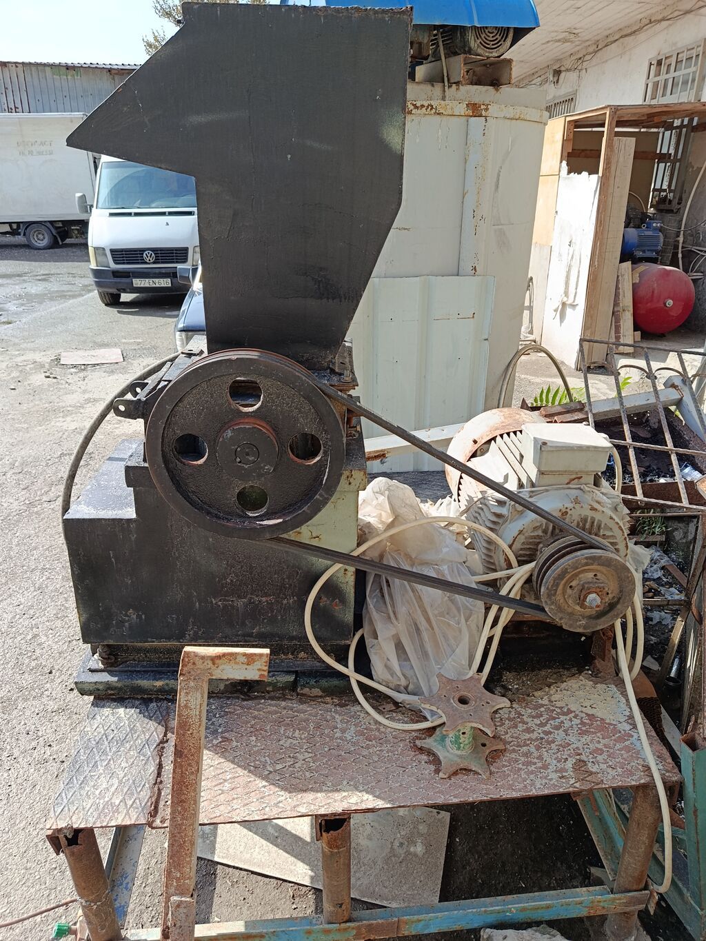 Sənaye tipli plastik və digər bərk materialların xırdalanması üçün — Biznes və avadanlıq, Bakı (2)