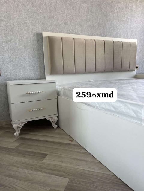 Ağ rəngdə yataq dəsti: - Yumşaq, vertikal panelli başlıq – bej rəngli — Bakı