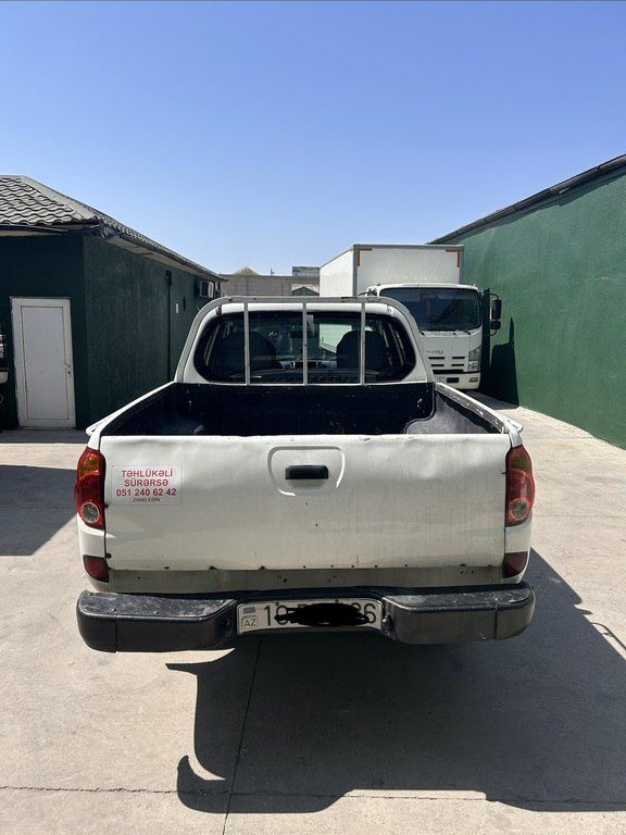 Mitsubishi L200, 2.5 L, 2011 il, 950 000 km — Avtomobillər, Bakı (9)