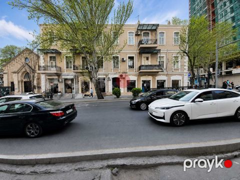 Satılır 3 otaqlı köhnə tikili 82 m²