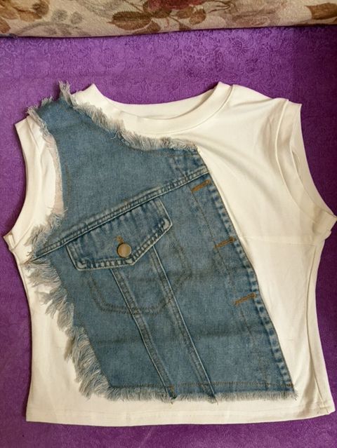 Qadınlar üçün qolsuz top - Rəng: ağ baza üzərində mavi denim detal — Digah