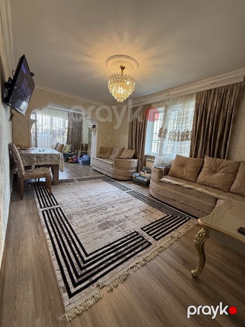 Satılır 4 otaqlı köhnə tikili 80 m²
