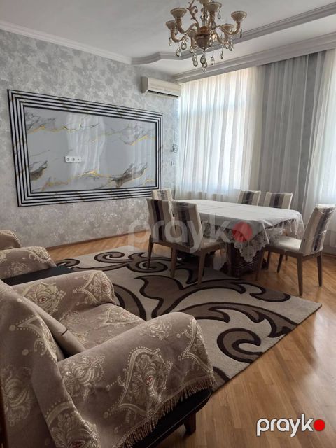 İcarəyə verilir 3 otaqlı yeni tikili 90 m²