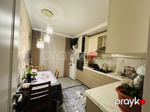 Satılır 3 otaqlı köhnə tikili 100 m²