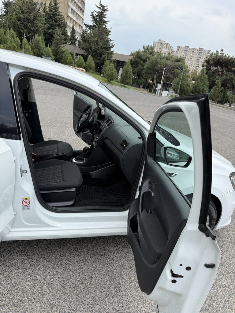 Volkswagen Polo, 1.6 L, 2019 il, 95 500 km — Avtomobillər, Bakı (7)