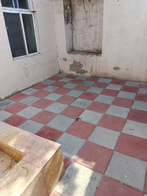 Salam bir otaq kuxna hamam tualet birdi qaz işıq sizlikdi su bizlikdi — Digah