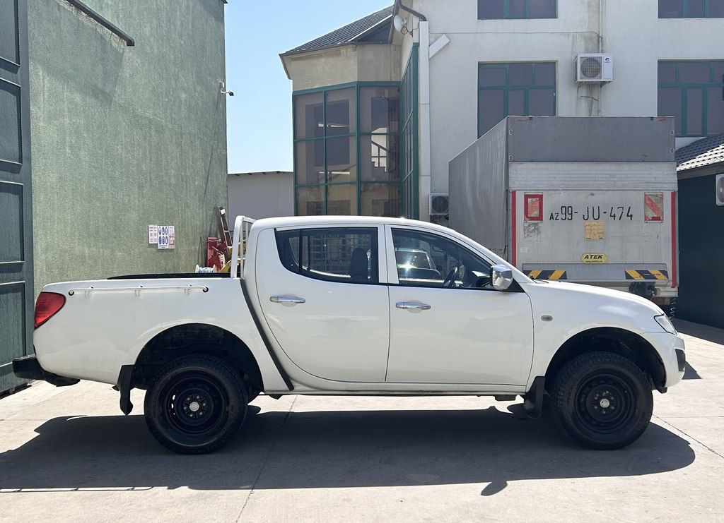 Mitsubishi L200, 2.5 L, 2011 il, 950 000 km — Avtomobillər, Bakı (5)