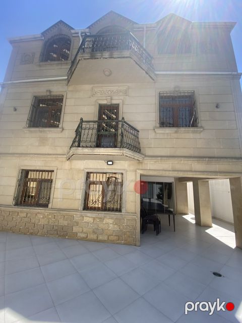 Satılır 8 otaqlı həyət evi/bağ evi 500 m² — Bakı