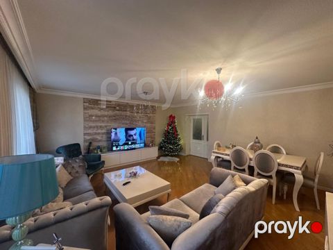 Satılır 4 otaqlı köhnə tikili 135 m²
