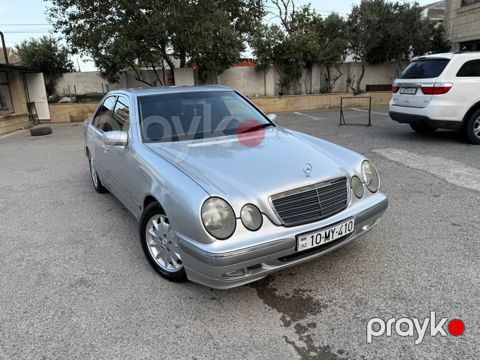 Mercedes E 240, 2.4 L, 2000 il, 270 000 km