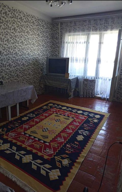 Satılır 4 otaqlı köhnə tikili 84 m² — Bakı