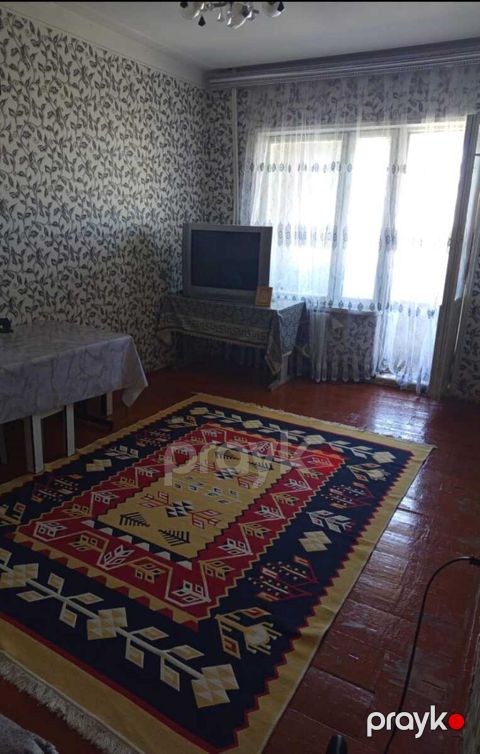 Satılır 4 otaqlı köhnə tikili 84 m²