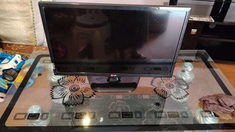 İşlənmiş Televizor LG Dled 82" HD (1366x768) — Mehdiabad