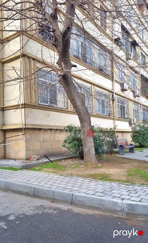 Satılır 2 otaqlı köhnə tikili 51 m²