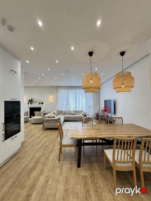 Satılır 8 otaqlı həyət evi/bağ evi 350 m²