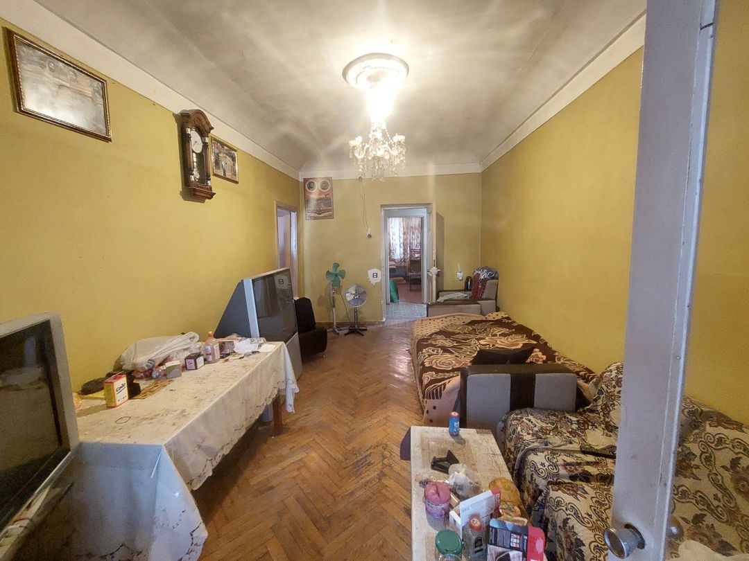 Satılır 4 otaqlı köhnə tikili 90 m² — Mənzil, Bakı