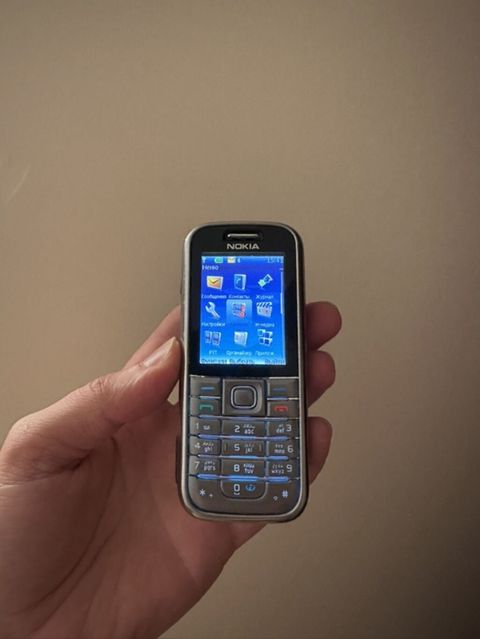 Nokia rəng - Gümüşü, Düyməli — Bakı