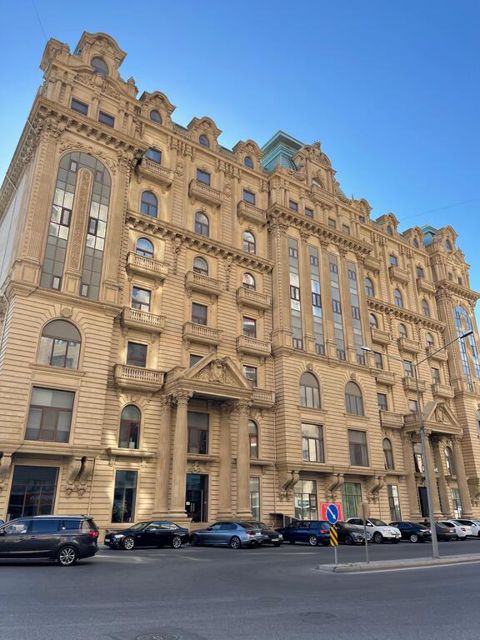Satılır 4 otaqlı yeni tikili 268 m² — Bakı