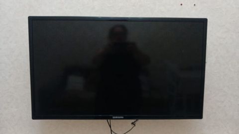 Samsung LED televizor - Ekran: təxminən 32–37 düym diaqonal (divar — Bakı