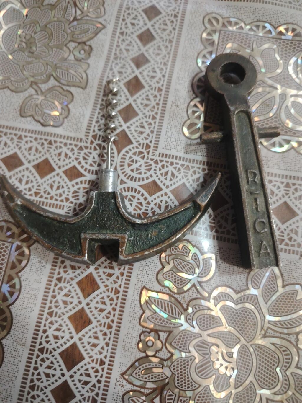 Metal açacaq – dekorativ “çapa” formalı şüşəaçan - Material: tökmə — Mətbəx əşyaları, Bakı (2)