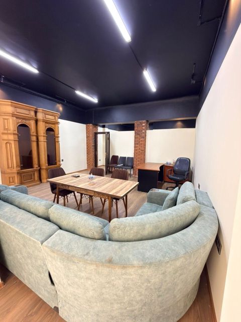 Satılır obyekt 80 m² — Bakı