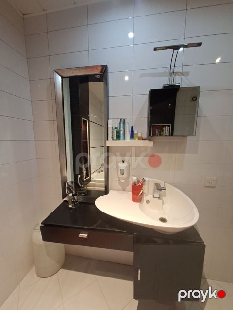 Modern vanna otağı üçün lavabo və mebel dəsti - Asimmetrik dizaynlı — Bakı