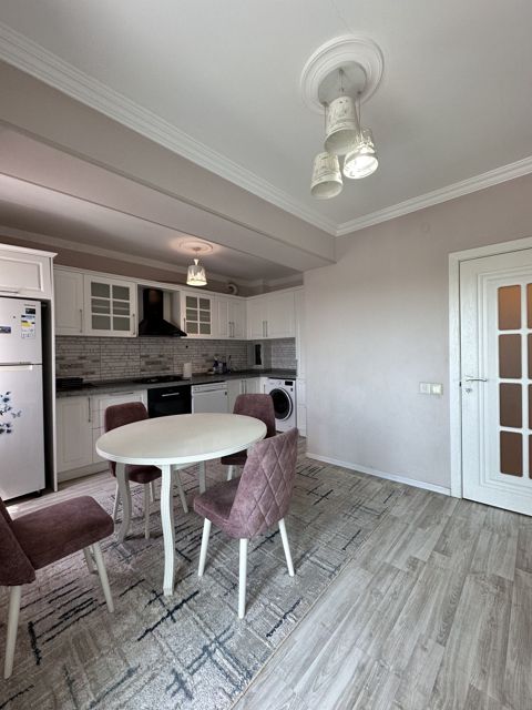 Satılır 3 otaqlı köhnə tikili 85 m² — Bakı