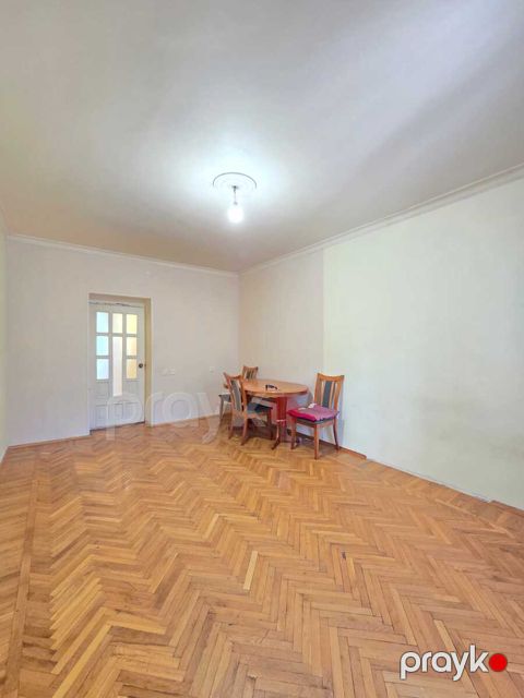 Satılır 3 otaqlı köhnə tikili 75 m²