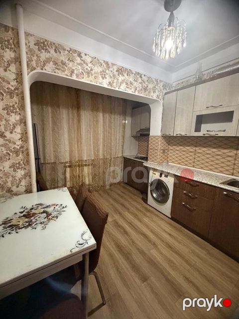 İcarəyə verilir 2 otaqlı köhnə tikili 51.5 m²