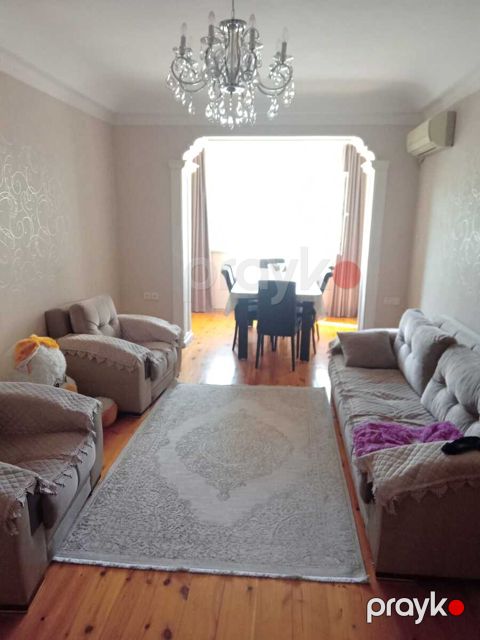 Satılır 3 otaqlı köhnə tikili 80 m²