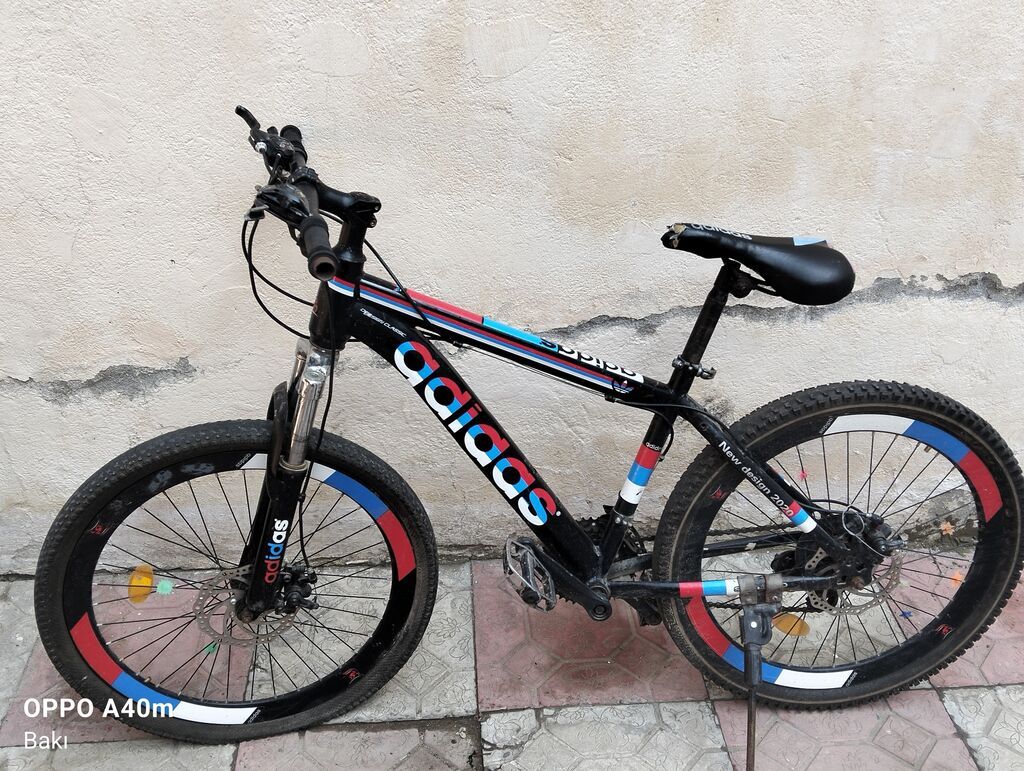 Dağ velosipedi – “adidas” dizaynlı, 26” təkər - Çərçivə: yüngül — Dağ velosipedləri, Xırdalan (4)