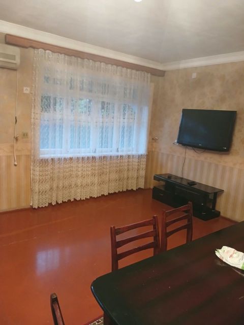 İcarəyə verilir 3 otaqlı köhnə tikili 75 m² — Bərdə