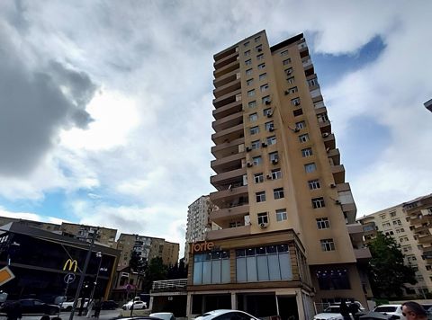 Satılır 3 otaqlı yeni tikili 135 m² — Bakı