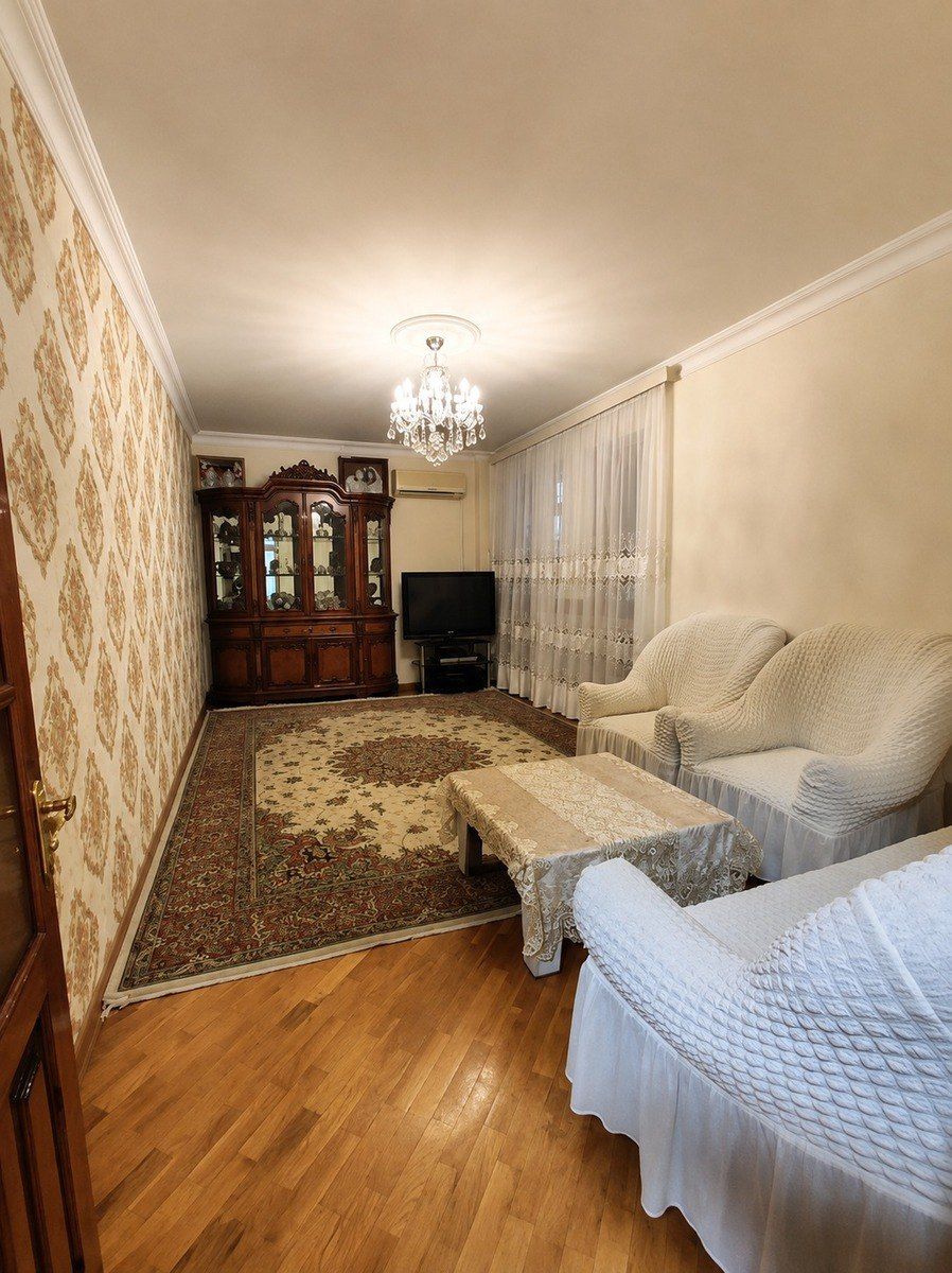 Satılır 4 otaqlı köhnə tikili 104 m² — Mənzil, Bakı