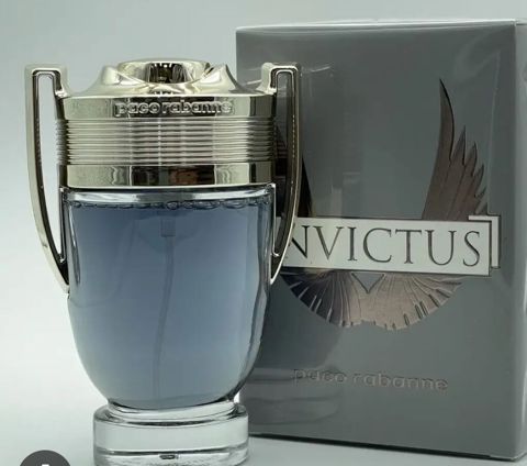 Invictus parfum 100ml Dubay klass baqli qutuda qaliciliqi 5.6 saat — Bakı