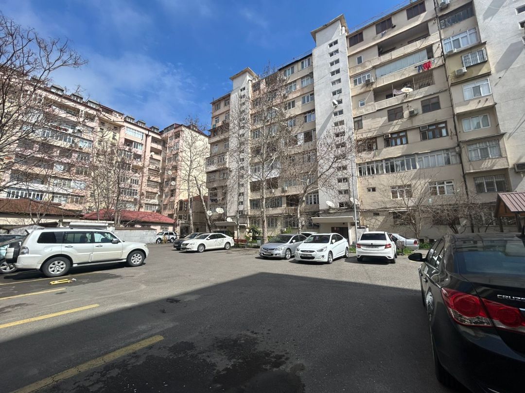 Satılır 4 otaqlı köhnə tikili 115 m² — Mənzil, Bakı (2)