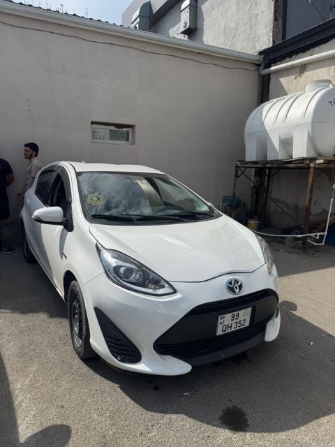 Toyota Aqua icarəsi — Bakı