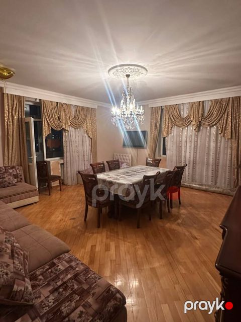 İcarəyə verilir 3 otaqlı yeni tikili 154 m²