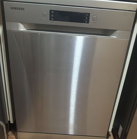 Qabyuyan Samsung tezedi 5 6 defe defe iwlenib 500 azn — Qobu