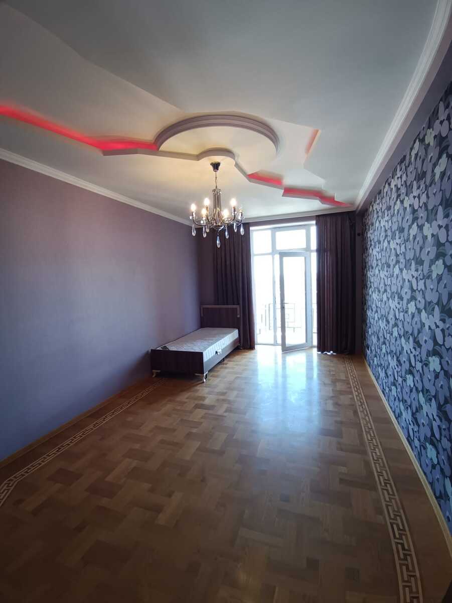 Satılır 4 otaqlı yeni tikili 220 m² — Mənzil, Bakı (7)