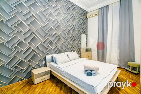 İcarəyə verilir 3 otaqlı köhnə tikili 98 m²