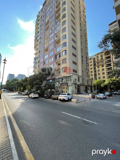 Satılır 4 otaqlı yeni tikili 180 m²