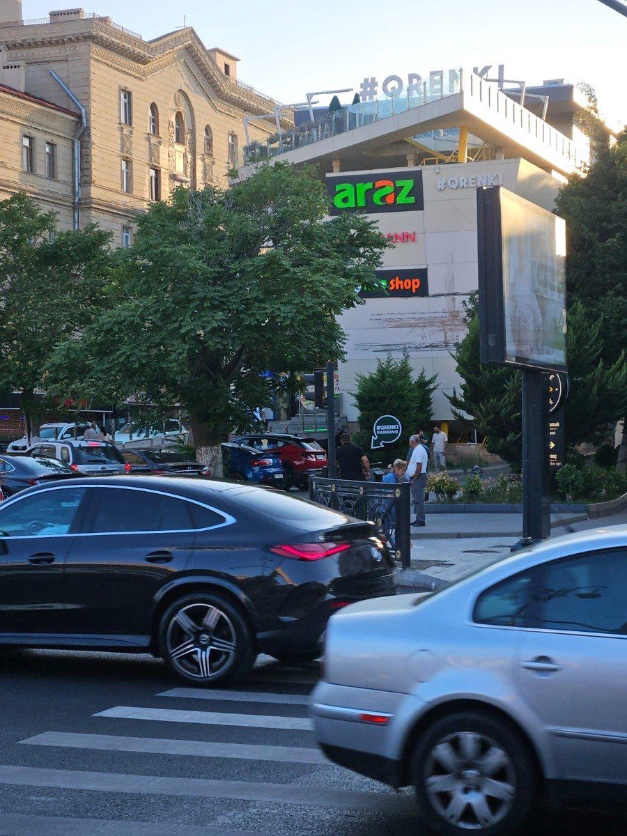 Satılır 4 otaqlı köhnə tikili 90 m² — Mənzil, Bakı (2)